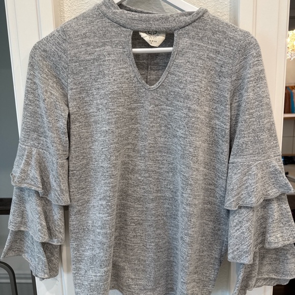 Fantastic Fawn Gray Ruffle Sleeve Keyhole Top | Size Small | Made in USA - Picture 2 of 4